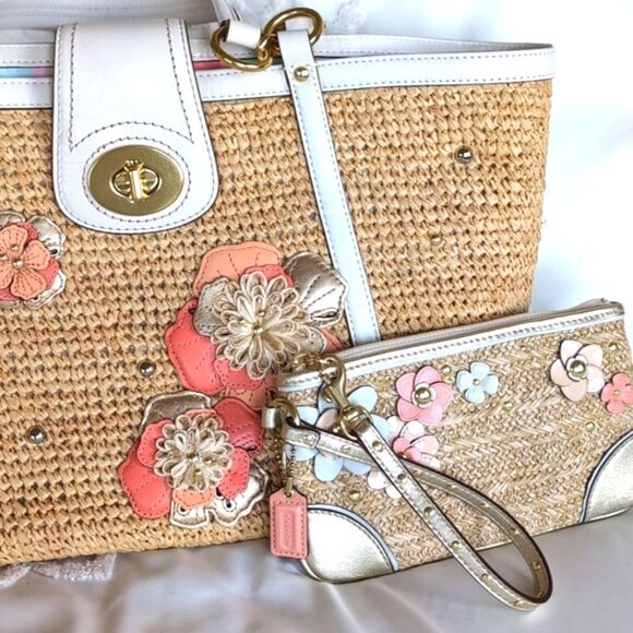 Coach Hamptons Straw Floral Applique Weekender Tote Coral/White & Wristlet NWT - Picture 17 of 17
